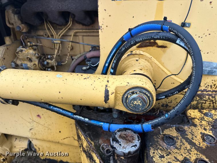 image for item DW4383 1998 John Deere 210LE landscape tractor