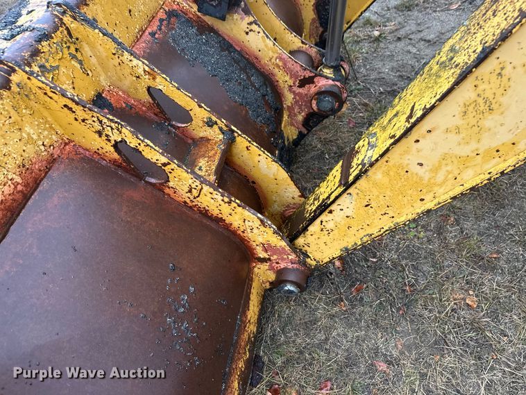 image for item DW4383 1998 John Deere 210LE landscape tractor