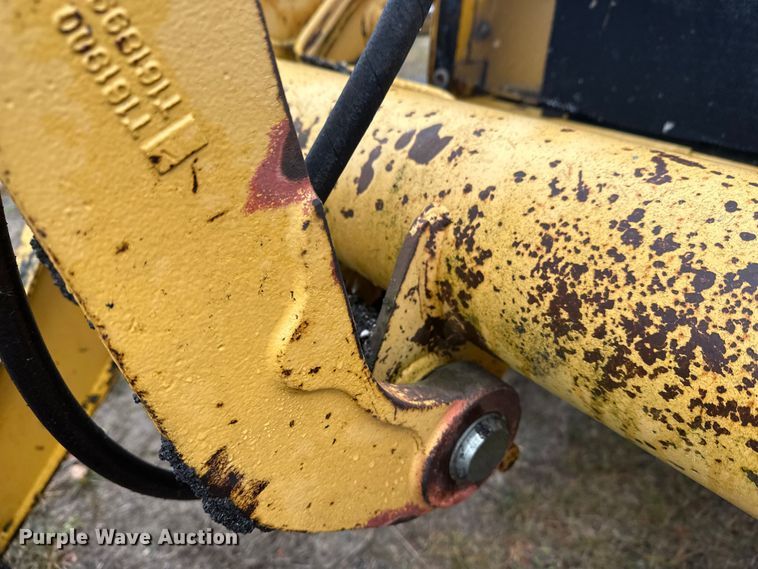 image for item DW4383 1998 John Deere 210LE landscape tractor