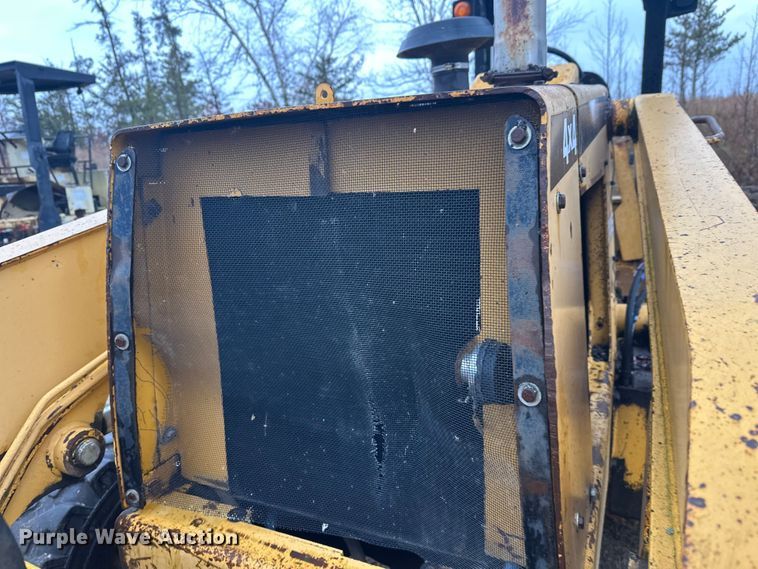 image for item DW4383 1998 John Deere 210LE landscape tractor