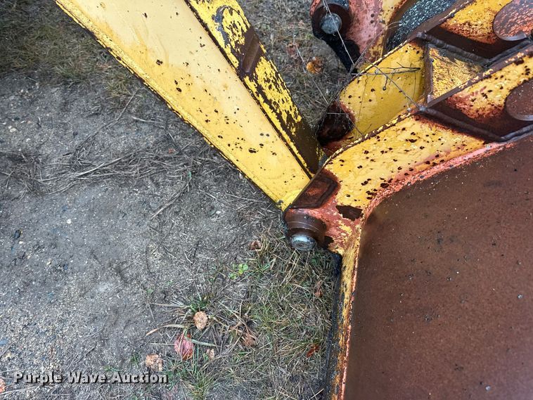 image for item DW4383 1998 John Deere 210LE landscape tractor