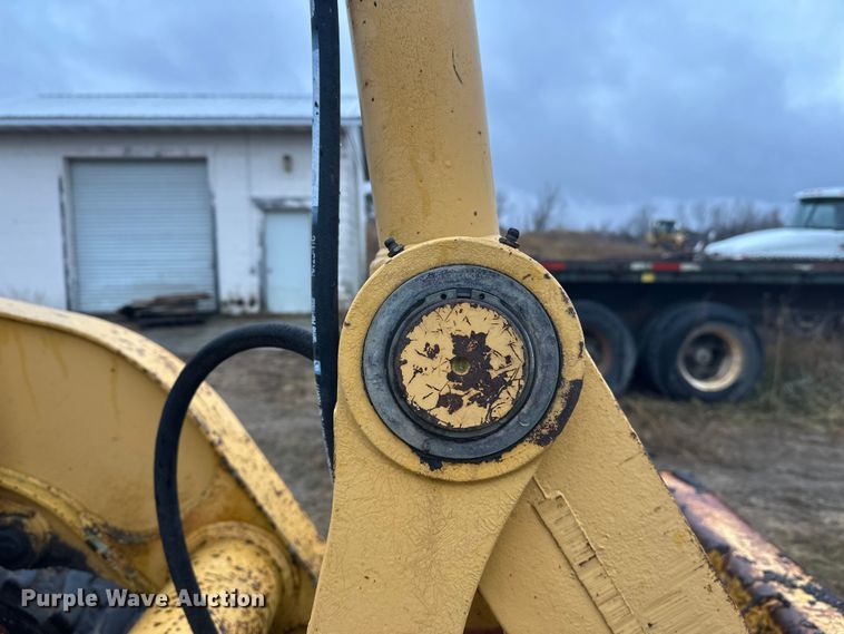 image for item DW4383 1998 John Deere 210LE landscape tractor