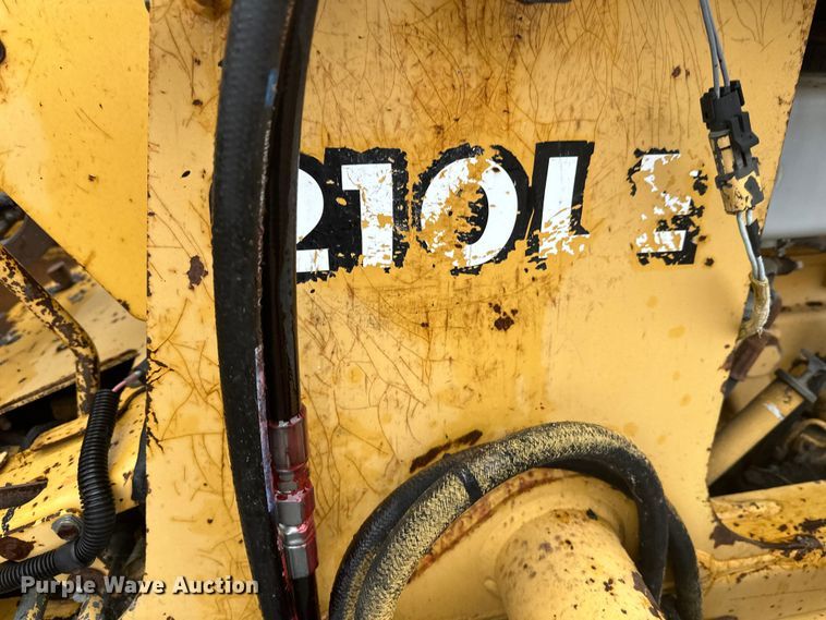 image for item DW4383 1998 John Deere 210LE landscape tractor