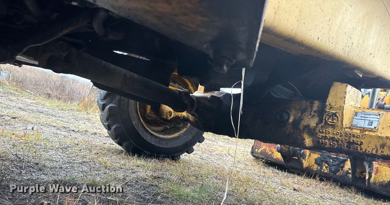 image for item DW4383 1998 John Deere 210LE landscape tractor