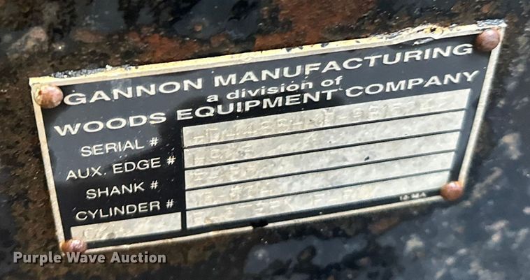 image for item DW4383 1998 John Deere 210LE landscape tractor