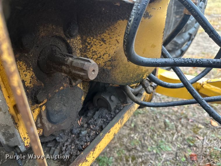 image for item DW4383 1998 John Deere 210LE landscape tractor