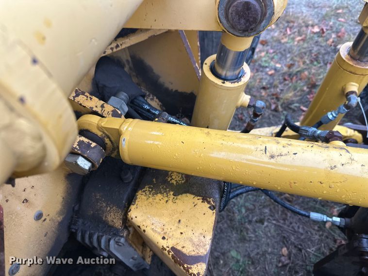 image for item DW4383 1998 John Deere 210LE landscape tractor