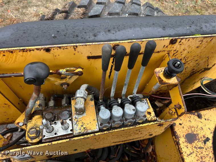 image for item DW4383 1998 John Deere 210LE landscape tractor