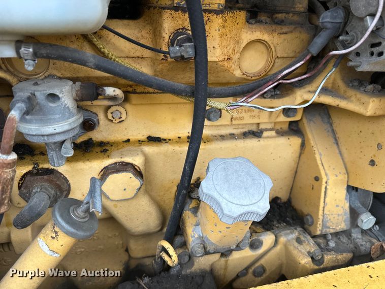 image for item DW4383 1998 John Deere 210LE landscape tractor