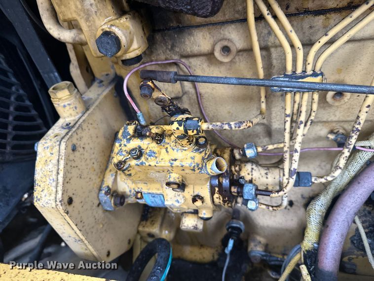 image for item DW4383 1998 John Deere 210LE landscape tractor