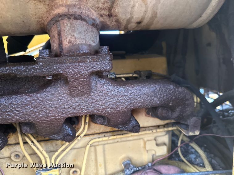 image for item DW4383 1998 John Deere 210LE landscape tractor