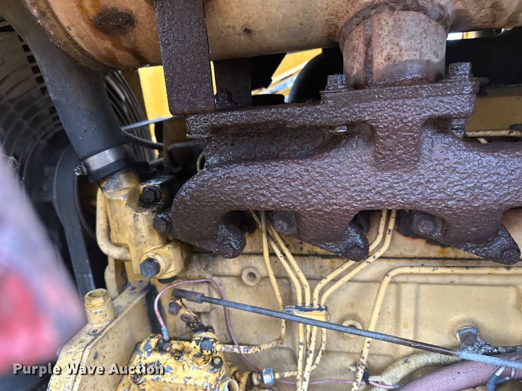 image for item DW4383 1998 John Deere 210LE landscape tractor