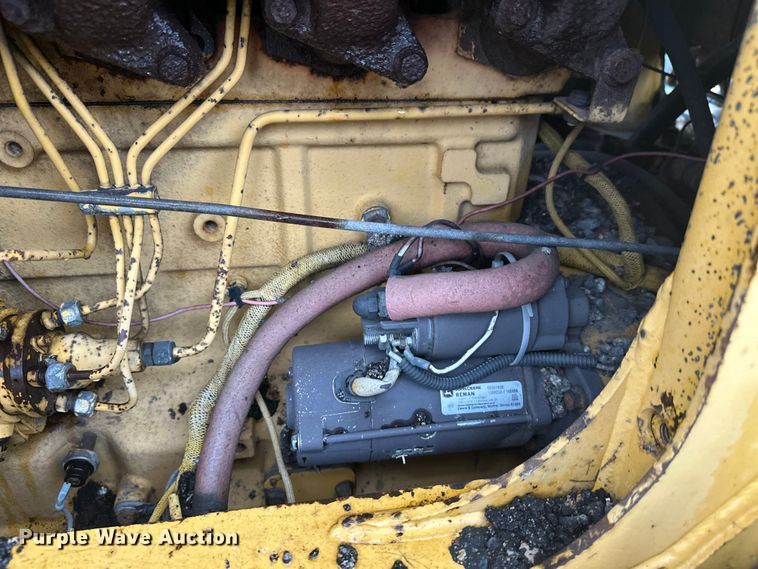 image for item DW4383 1998 John Deere 210LE landscape tractor