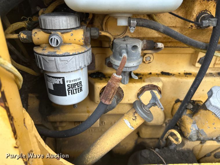 image for item DW4383 1998 John Deere 210LE landscape tractor