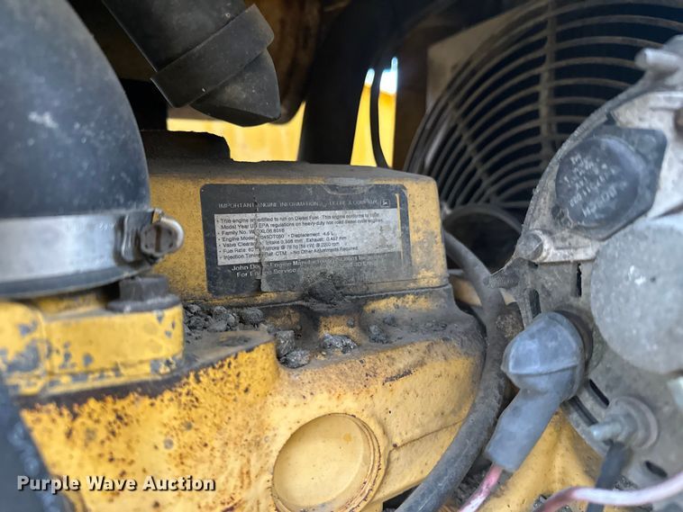 image for item DW4383 1998 John Deere 210LE landscape tractor