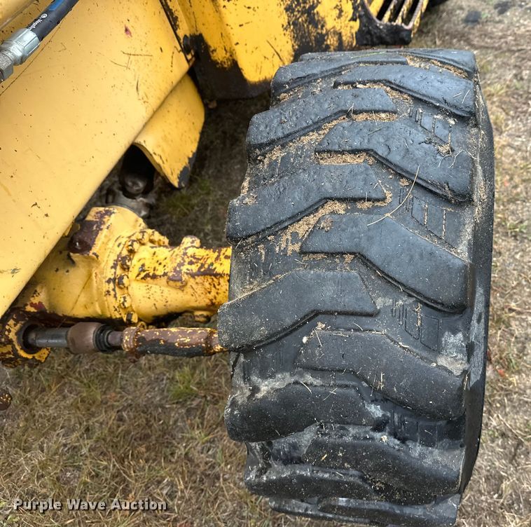 image for item DW4383 1998 John Deere 210LE landscape tractor