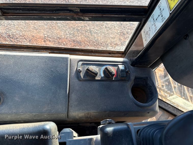 image for item DW5195 2012 Caterpillar D5K XL dozer