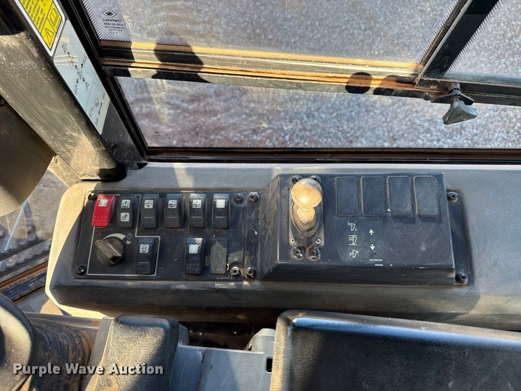 image for item DW5195 2012 Caterpillar D5K XL dozer