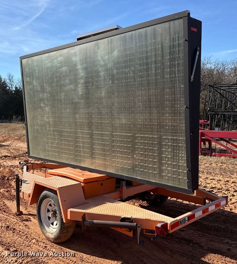 image for item DW5196 2008 Ver-Mac message board trailer