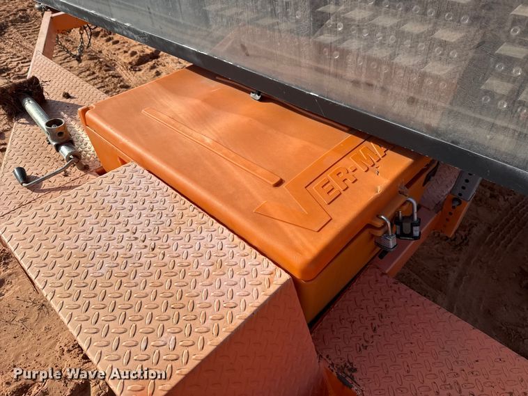 image for item DW5197 2008 Ver-Mac message board trailer