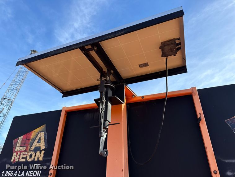 image for item DW5197 2008 Ver-Mac message board trailer