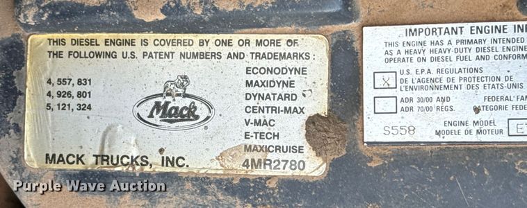 image for item DW5200 2001 Mack CH613 truck cab and chassis