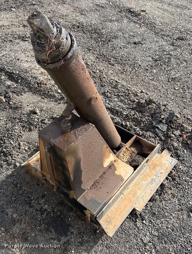 image for item DW5202 McClain Galion 502F dump bed