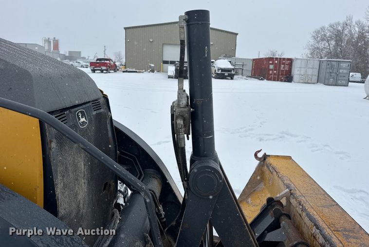 image for item DW6684 2019 John Deere 310SL HL backhoe