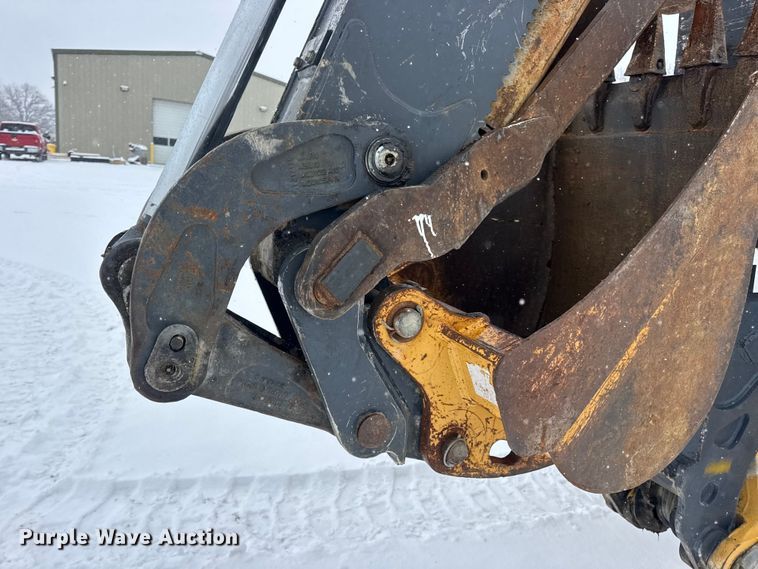 image for item DW6684 2019 John Deere 310SL HL backhoe