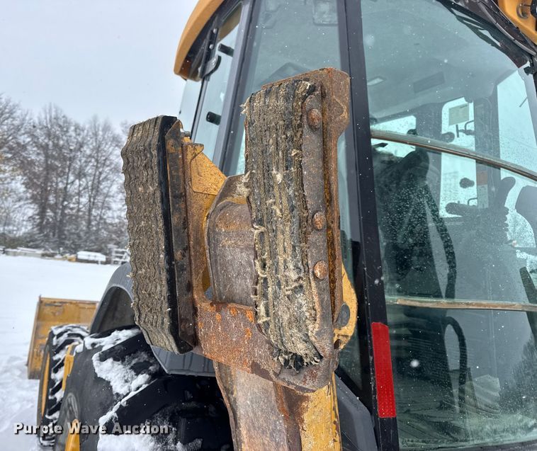 image for item DW6684 2019 John Deere 310SL HL backhoe