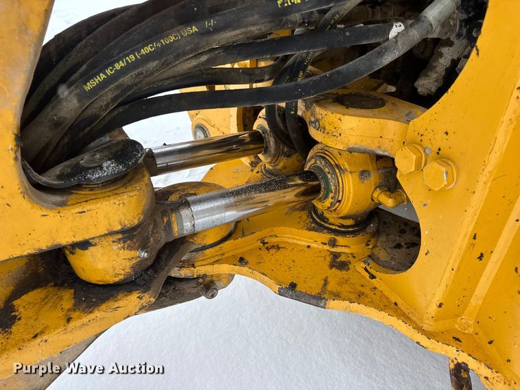 image for item DW6684 2019 John Deere 310SL HL backhoe