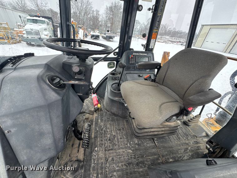 image for item DW6684 2019 John Deere 310SL HL backhoe