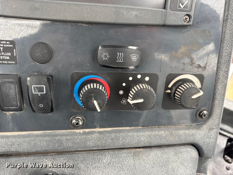 image for item DW6684 2019 John Deere 310SL HL backhoe