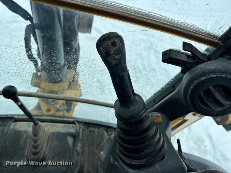 image for item DW6684 2019 John Deere 310SL HL backhoe