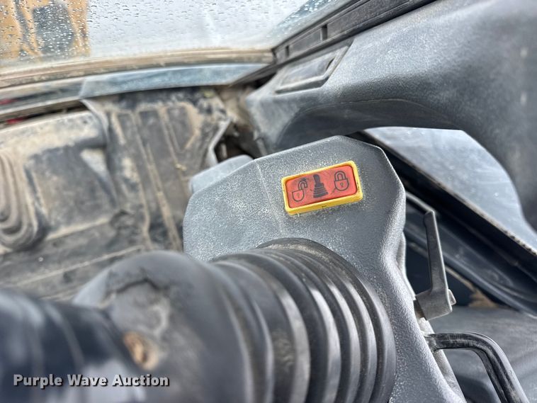 image for item DW6684 2019 John Deere 310SL HL backhoe