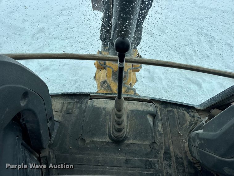 image for item DW6684 2019 John Deere 310SL HL backhoe