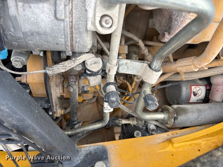 image for item DW6684 2019 John Deere 310SL HL backhoe