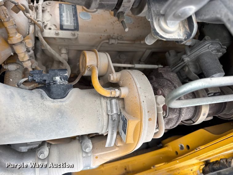 image for item DW6684 2019 John Deere 310SL HL backhoe