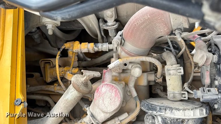 image for item DW6684 2019 John Deere 310SL HL backhoe