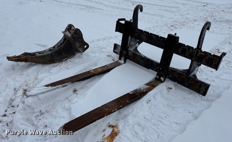 image for item DW6684 2019 John Deere 310SL HL backhoe