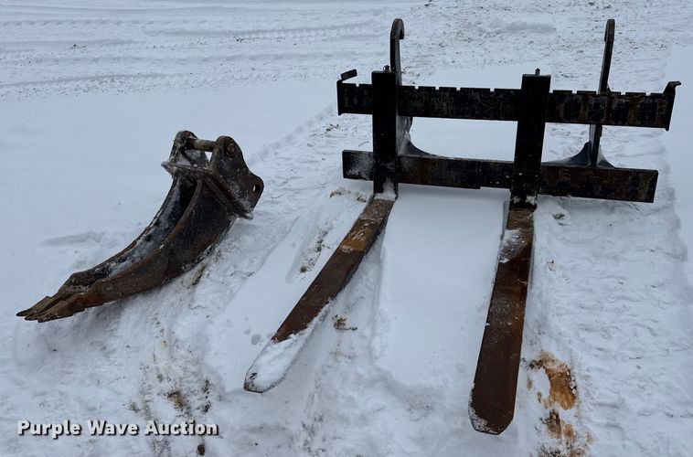 image for item DW6684 2019 John Deere 310SL HL backhoe