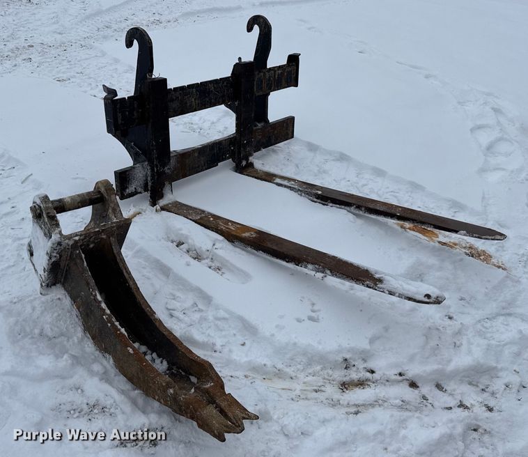 image for item DW6684 2019 John Deere 310SL HL backhoe