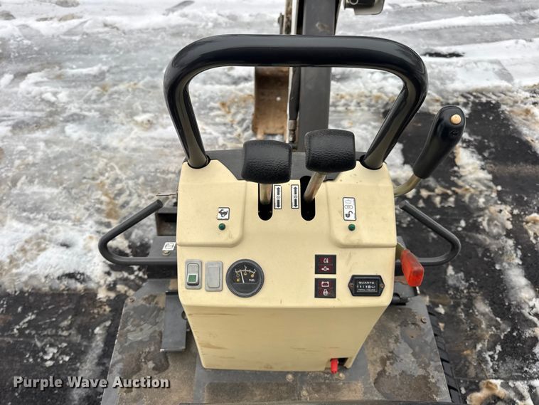 image for item DW6691 2015 Bobcat 418 mini excavator