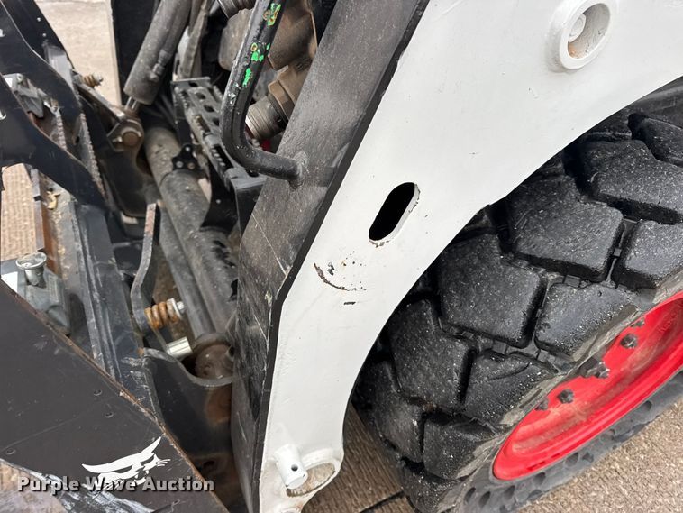 image for item DW6692 2015 Bobcat S450 Skid Steer