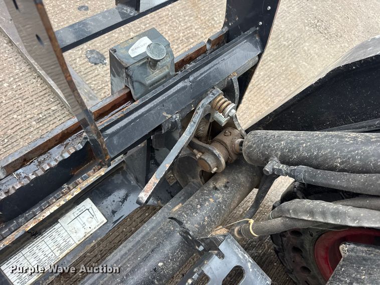 image for item DW6692 2015 Bobcat S450 Skid Steer