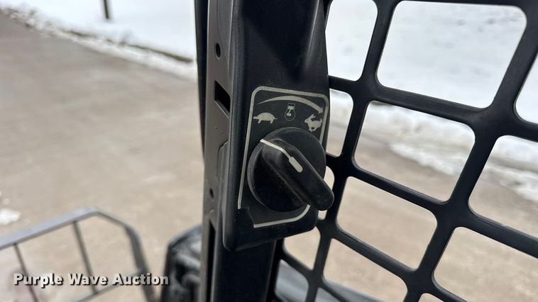 image for item DW6692 2015 Bobcat S450 Skid Steer