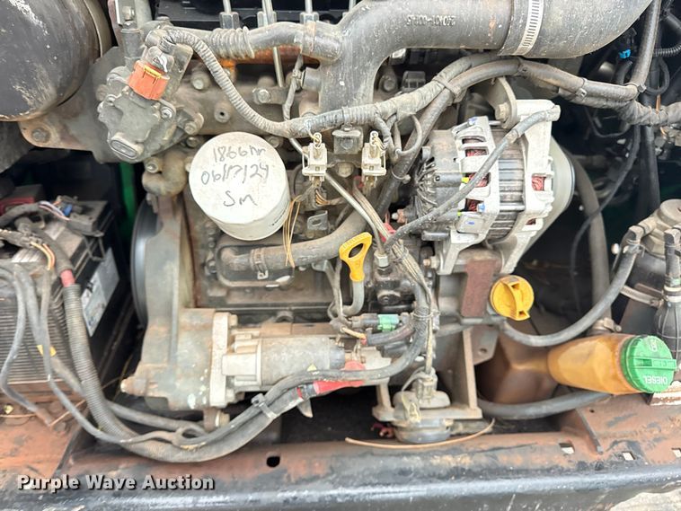 image for item DW6692 2015 Bobcat S450 Skid Steer