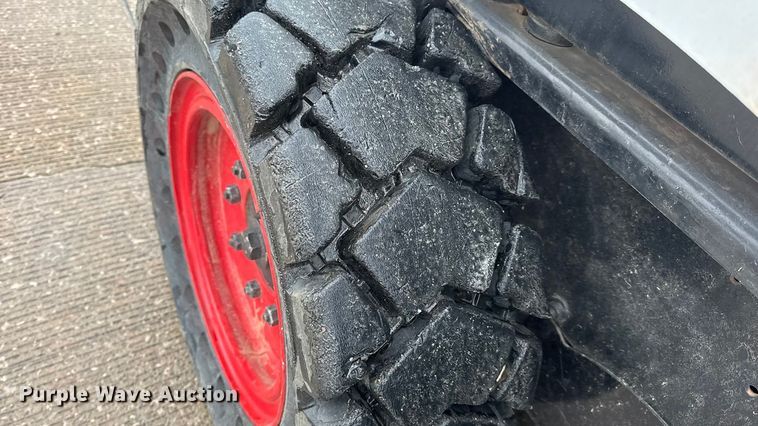 image for item DW6692 2015 Bobcat S450 Skid Steer