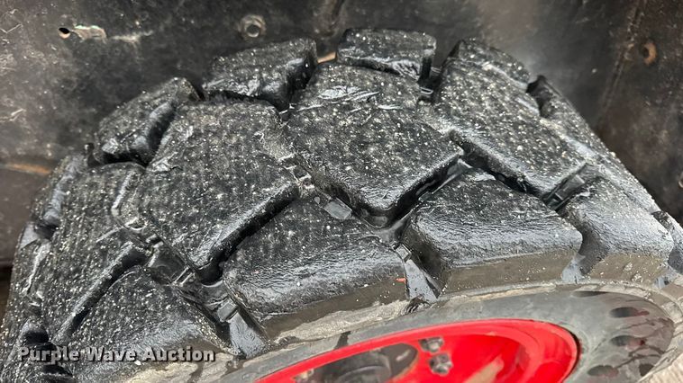 image for item DW6692 2015 Bobcat S450 Skid Steer