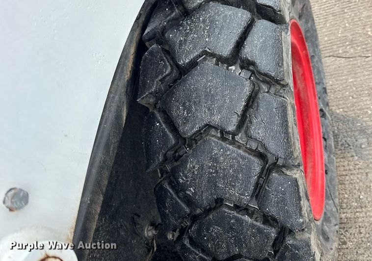 image for item DW6692 2015 Bobcat S450 Skid Steer